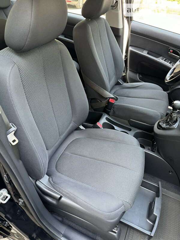 Мінівен Kia Carens 2007 в Києві