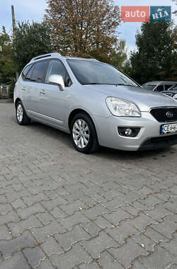 Мінівен Kia Carens 2010 в Чернівцях