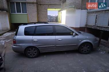 Мінівен Kia Carens 2004 в Нововолинську