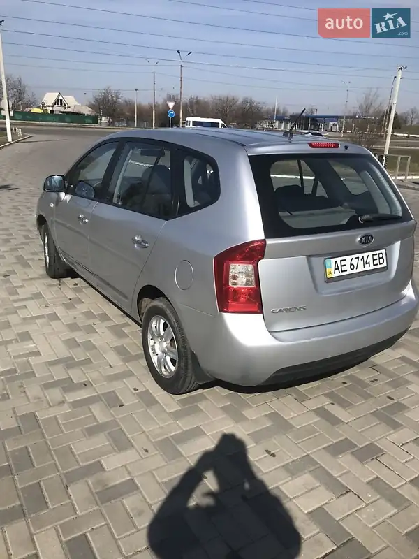 Минивэн Kia Carens 2008 в 