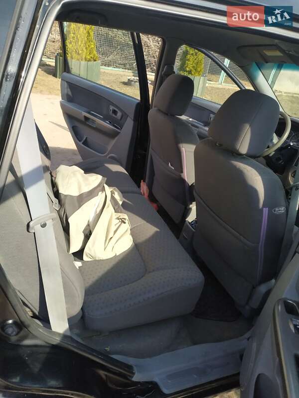 Мінівен Kia Carens 2004 в Полтаві