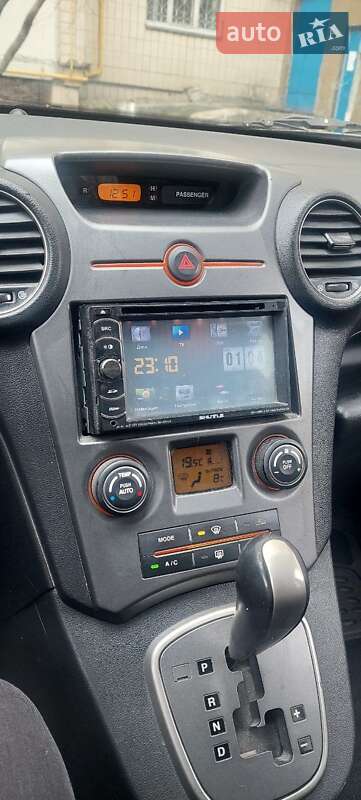 Минивэн Kia Carens 2007 в Киеве