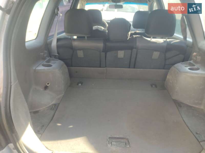 Мінівен Kia Carens 2004 в Києві