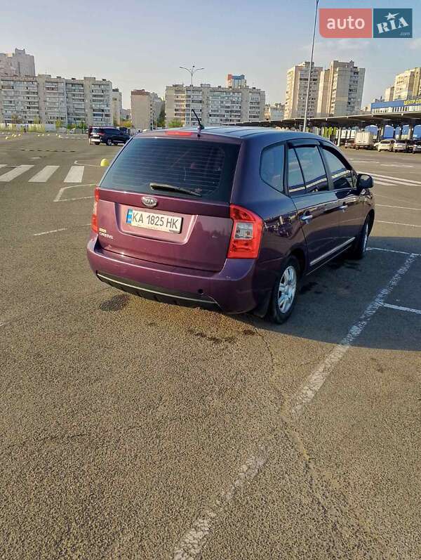 Мінівен Kia Carens 2008 в Києві