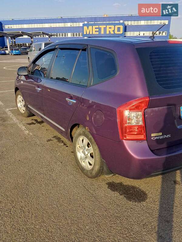 Мінівен Kia Carens 2008 в Києві