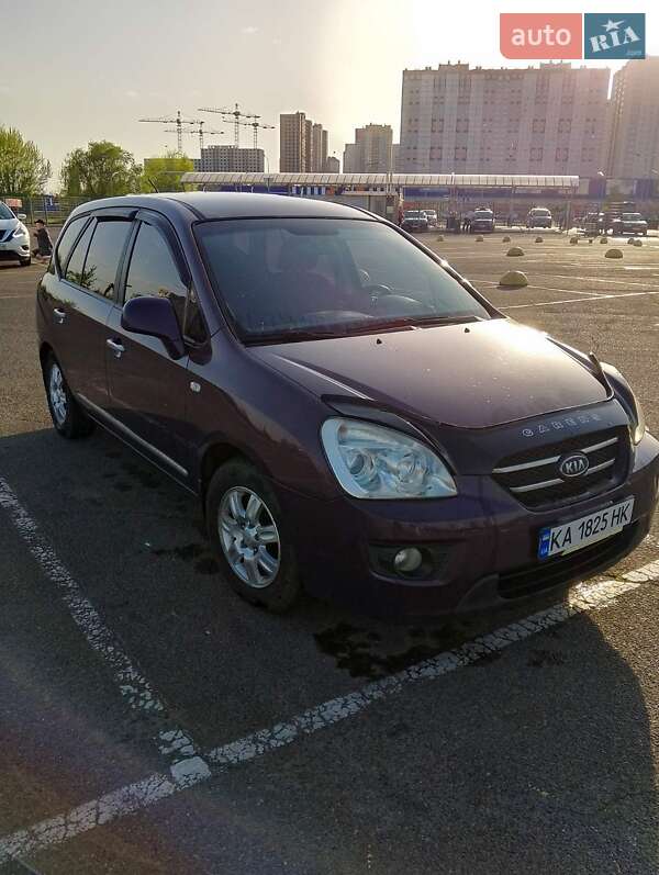 Мінівен Kia Carens 2008 в Києві