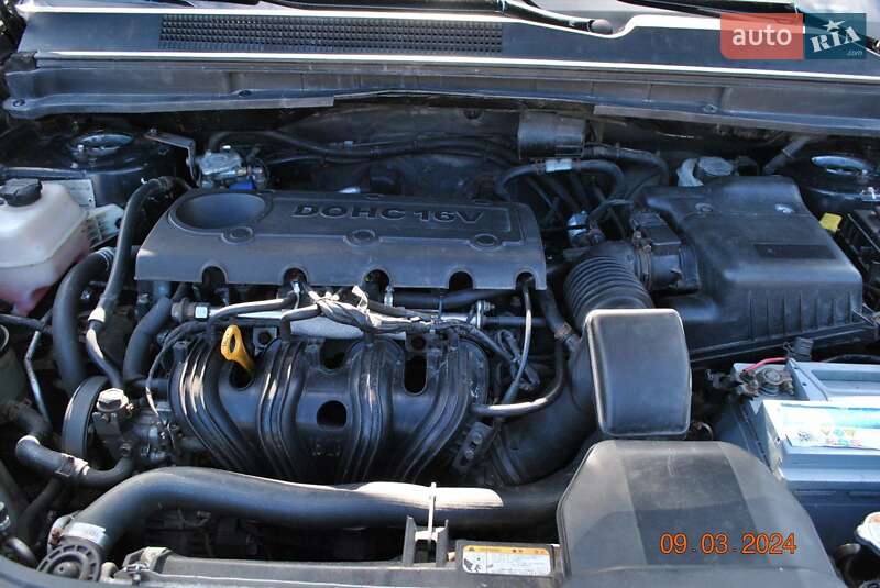 Минивэн Kia Carens 2008 в Киеве