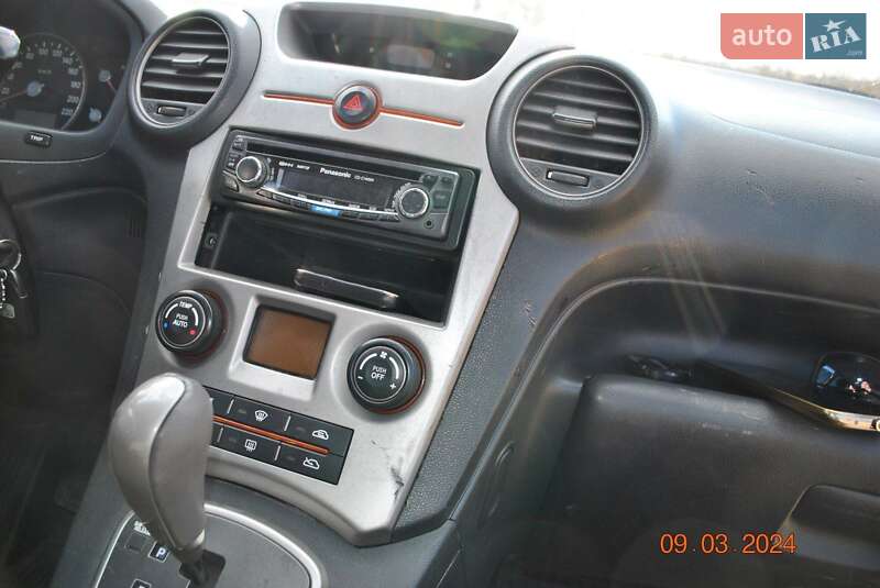 Минивэн Kia Carens 2008 в Киеве