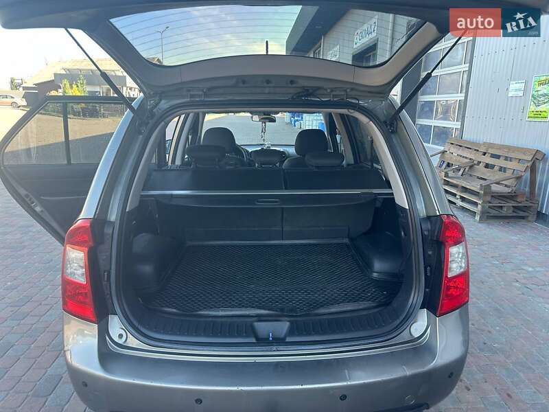 Мінівен Kia Carens 2008 в Сарнах