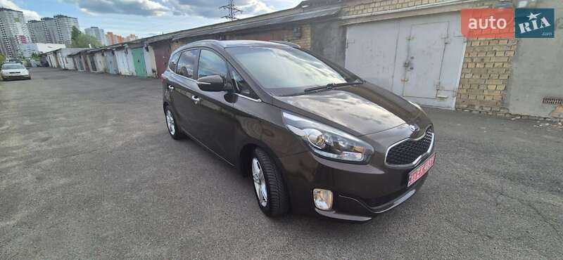 Микровэн Kia Carens 2015 в Киеве
