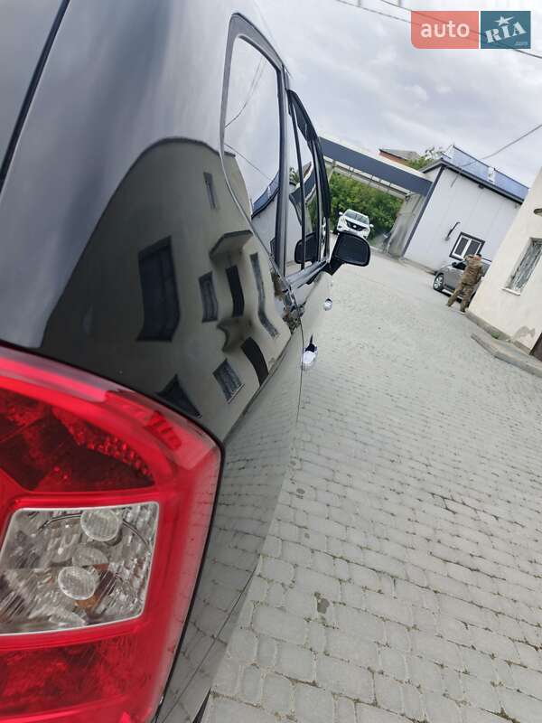 Минивэн Kia Carens 2007 в Борщеве