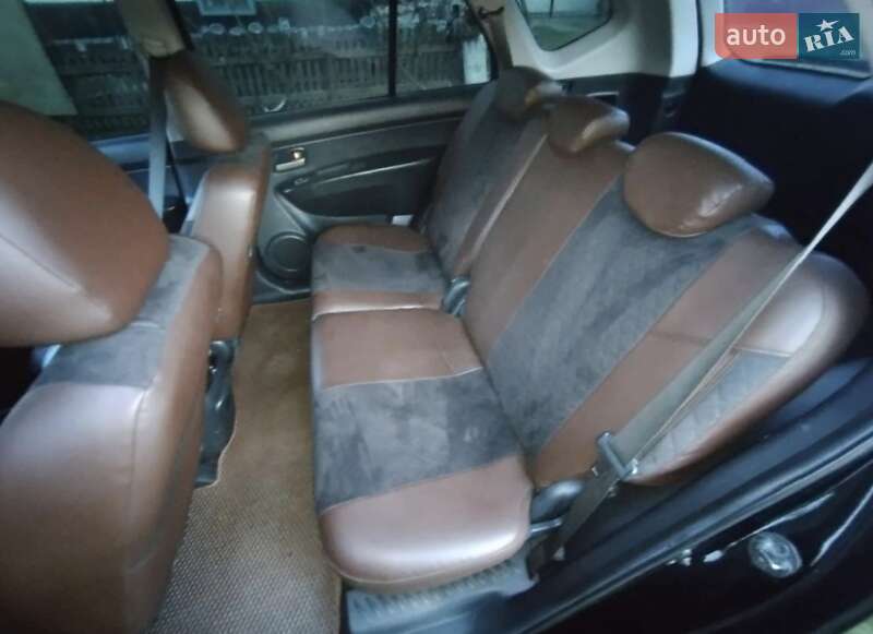 Минивэн Kia Carens 2007 в Борщеве