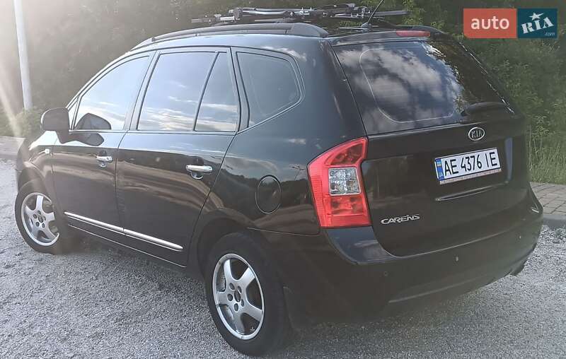 Мінівен Kia Carens 2007 в Дніпрі