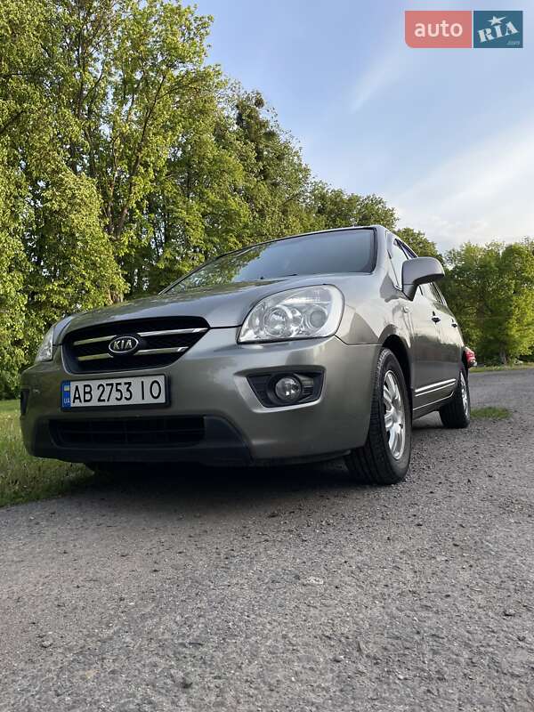 Минивэн Kia Carens 2008 в 