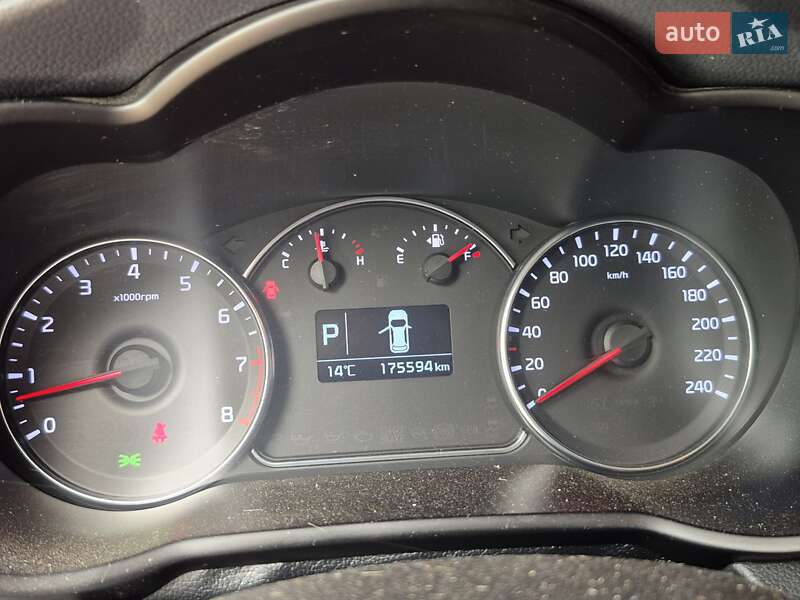 Мікровен Kia Carens 2017 в Запоріжжі