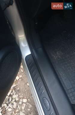 Мінівен Kia Carens 2008 в 