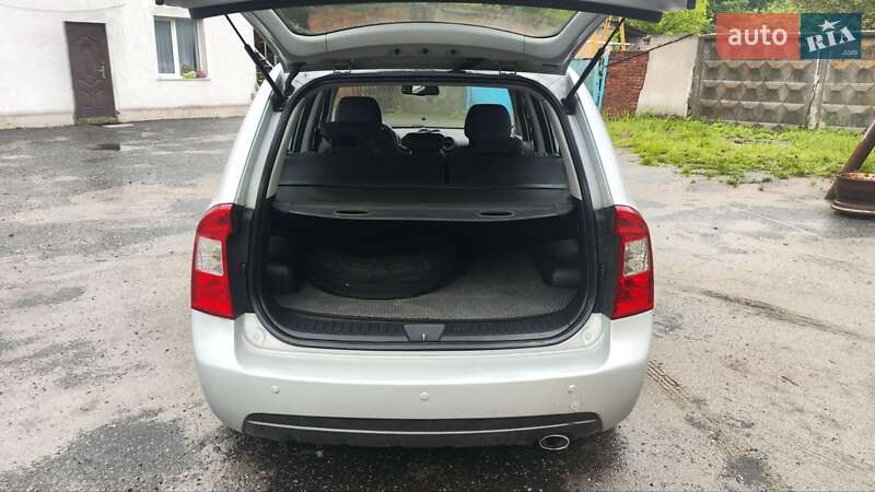 Мінівен Kia Carens 2007 в Ізяславі