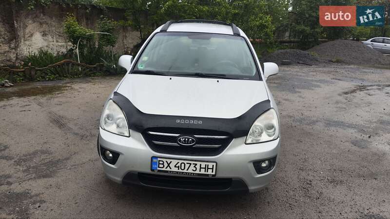 Мінівен Kia Carens 2007 в Ізяславі