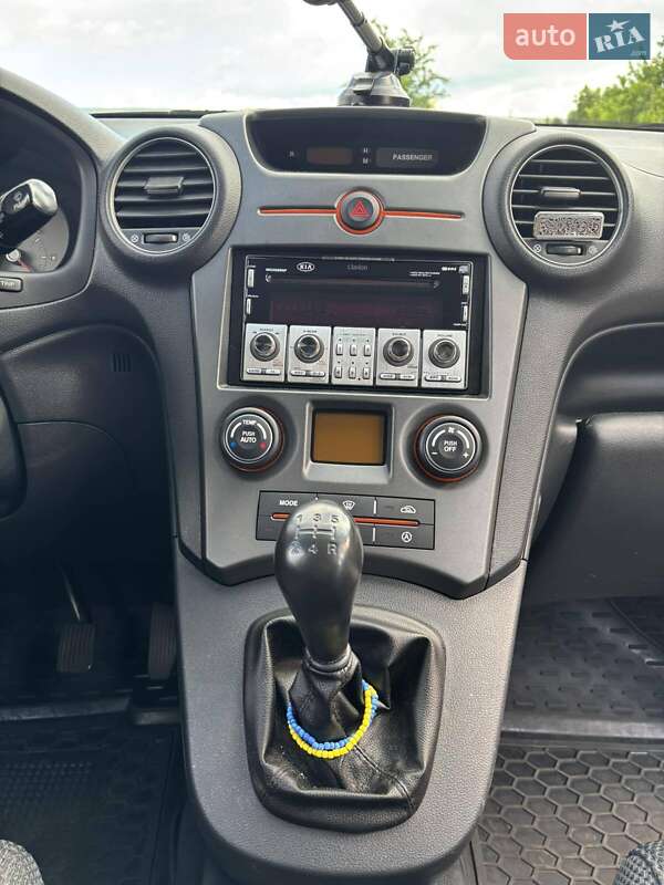 Мінівен Kia Carens 2006 в Житомирі