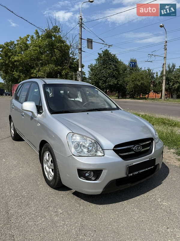 Минивэн Kia Carens 2008 в Сумах