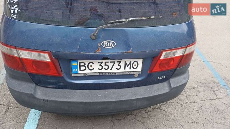 Минивэн Kia Carens 2003 в Львове