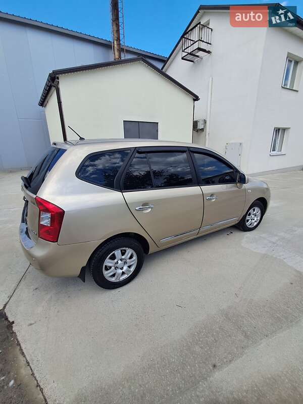 Минивэн Kia Carens 2007 в Киеве