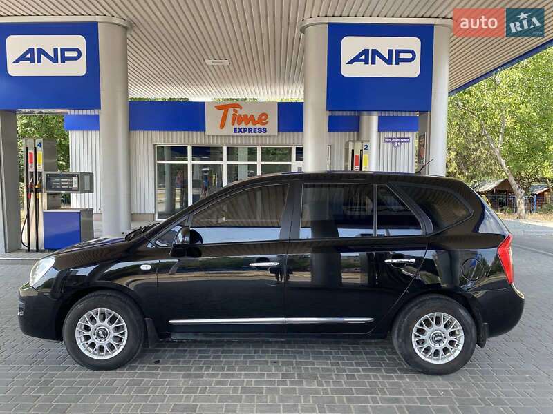 Минивэн Kia Carens 2007 в Николаеве