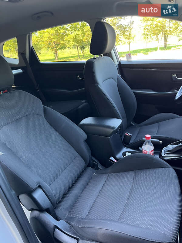 Микровэн Kia Carens 2013 в Новом Роздоле