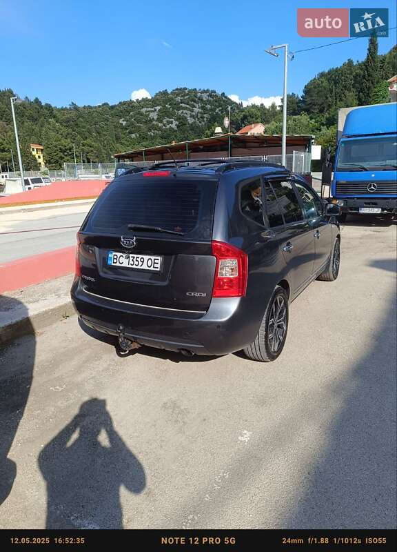 Минивэн Kia Carens 2007 в Стрые