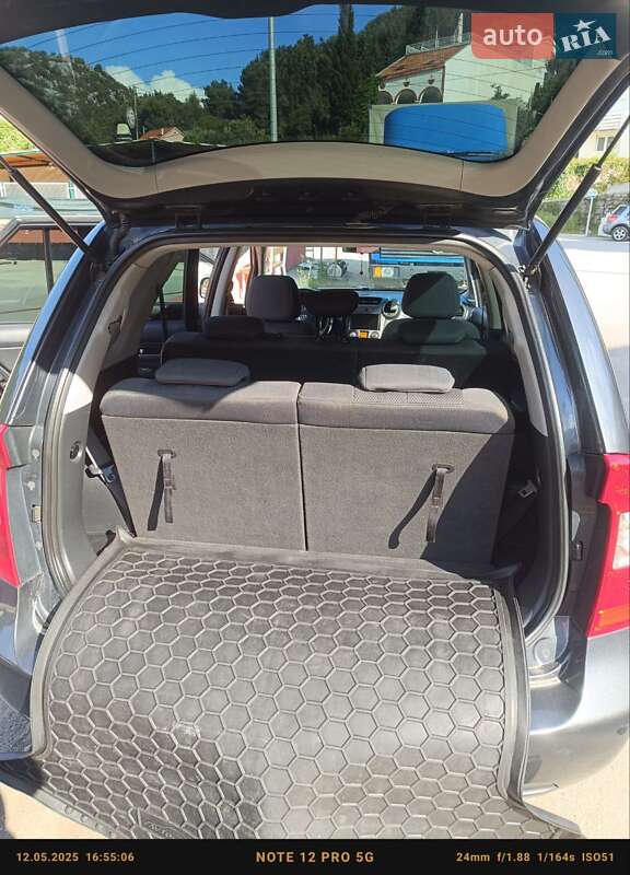 Минивэн Kia Carens 2007 в Стрые