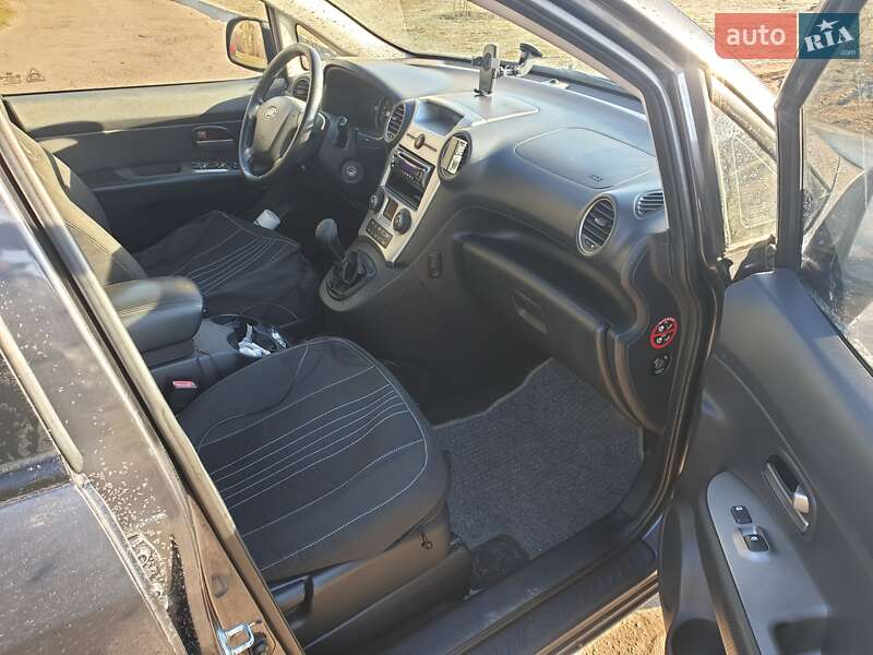 Минивэн Kia Carens 2008 в Каменском фото 4 Минивэн Kia Carens 2008 в Каменском