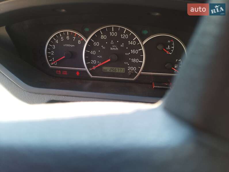 Мінівен Kia Carens 2006 в Києві