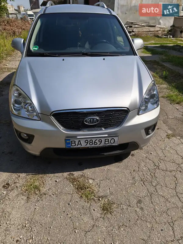 Kia Carens 2011