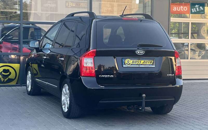 Минивэн Kia Carens 2009 в Ивано-Франковске
