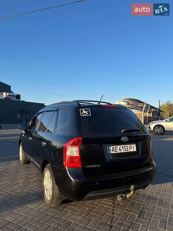 Мінівен Kia Carens 2006 в Дніпрі