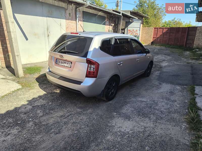 Минивэн Kia Carens 2008 в Хмельницком