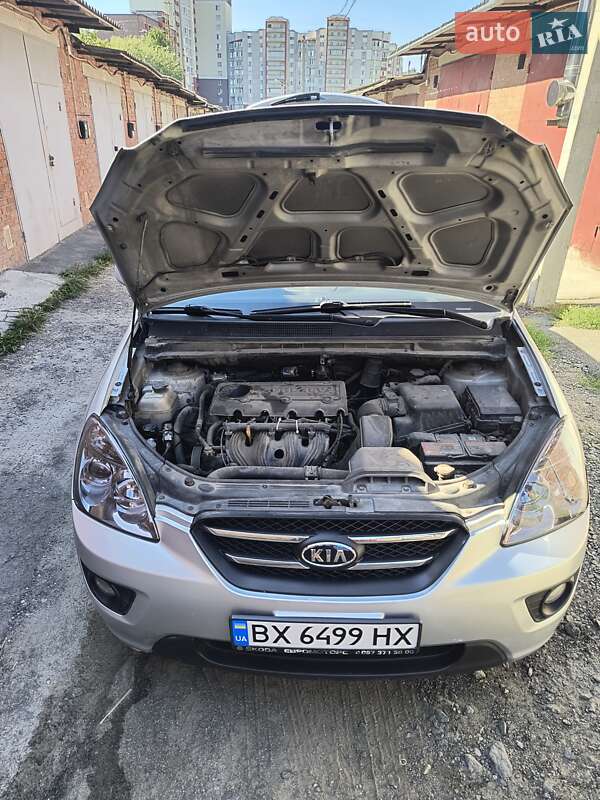 Минивэн Kia Carens 2008 в Хмельницком