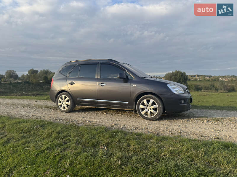 Мінівен Kia Carens 2008 в Самборі