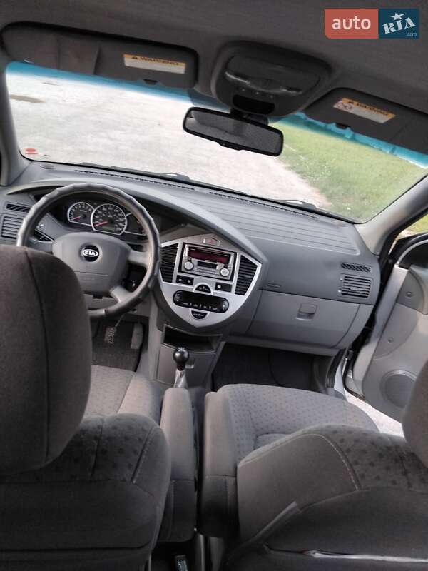 Мінівен Kia Carens 2006 в Рівному