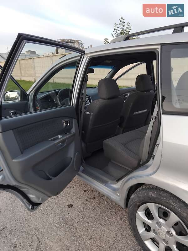 Мінівен Kia Carens 2006 в Рівному