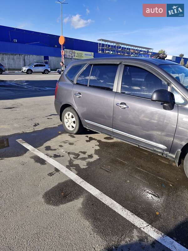Минивэн Kia Carens 2008 в Виннице