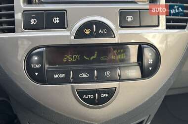 Минивэн Kia Carens 2005 в 