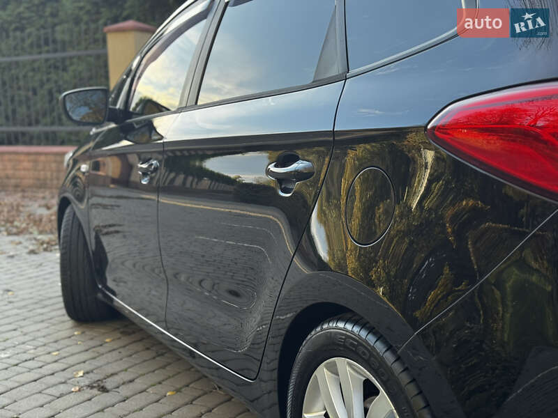 Микровэн Kia Carens 2014 в Василькове