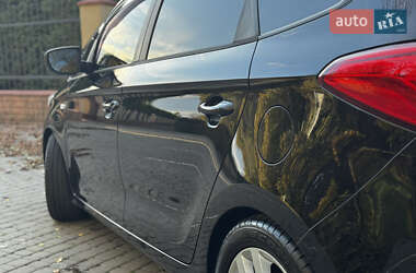 Микровэн Kia Carens 2014 в 