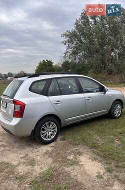 Минивэн Kia Carens 2009 в 