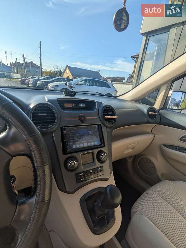 Минивэн Kia Carens 2007 в Львове