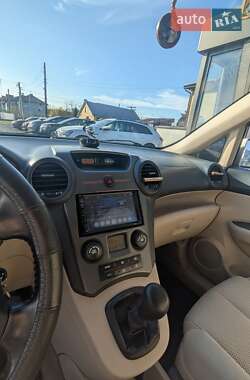 Минивэн Kia Carens 2007 в 