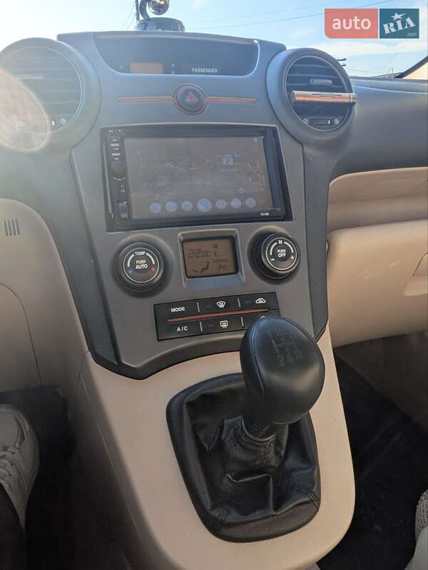 Минивэн Kia Carens 2007 в Львове