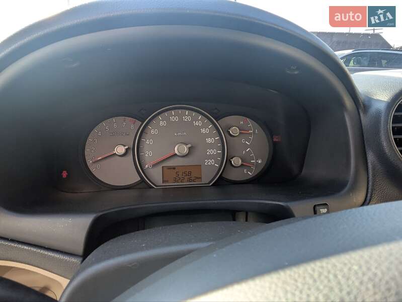 Минивэн Kia Carens 2007 в Львове