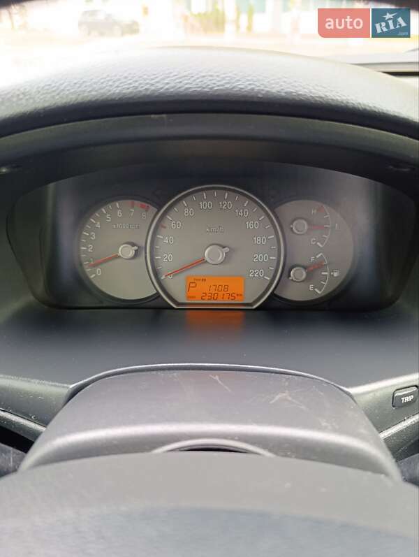 Минивэн Kia Carens 2007 в Николаеве фото 8 Минивэн Kia Carens 2007 в Николаеве